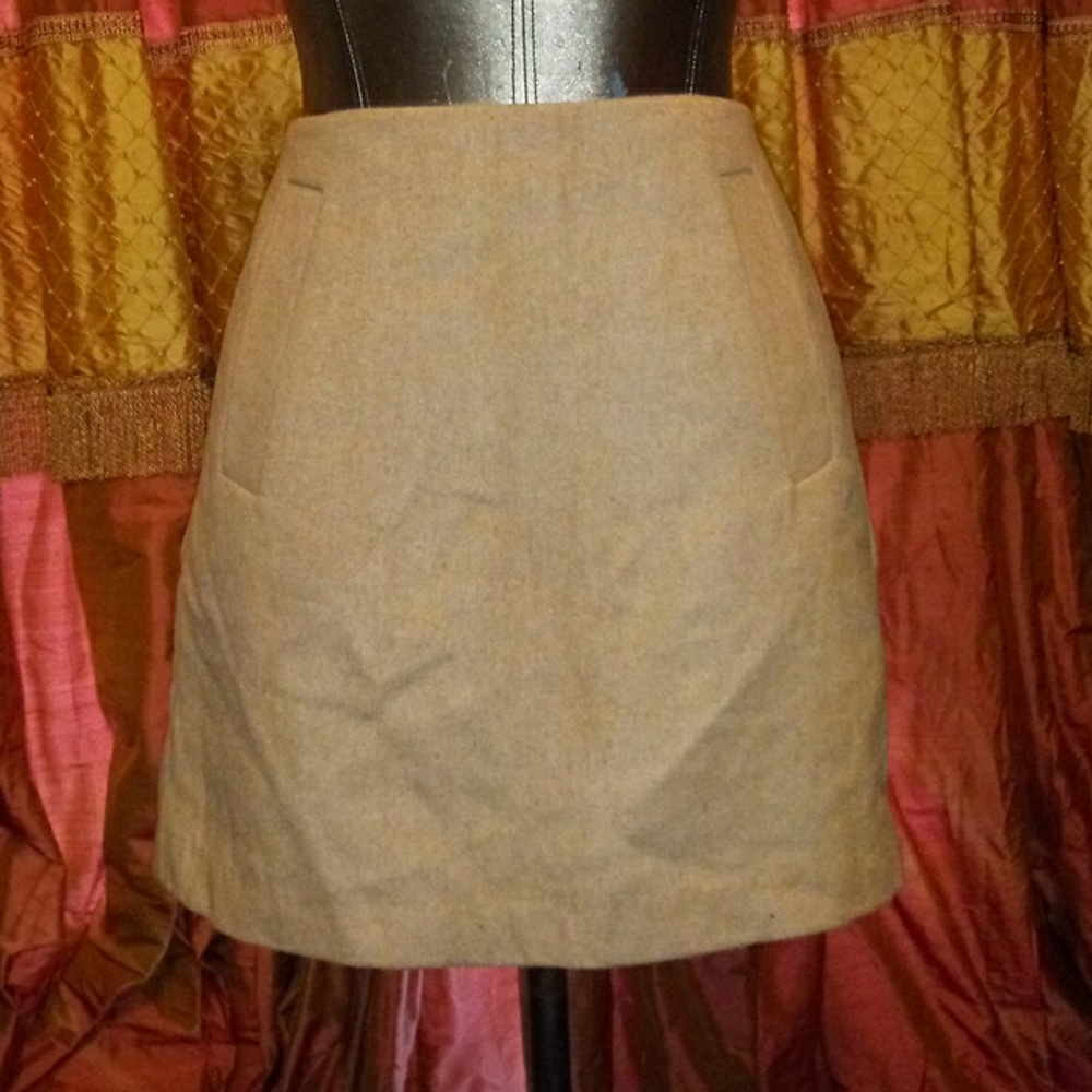 * Gap Lined Mini Skirt with a hidden Zipper in Camel Gold with Pockets Stitched